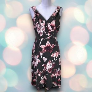 Ann Taylor Women’s Sleeveless V Neck Floral Dress Size S